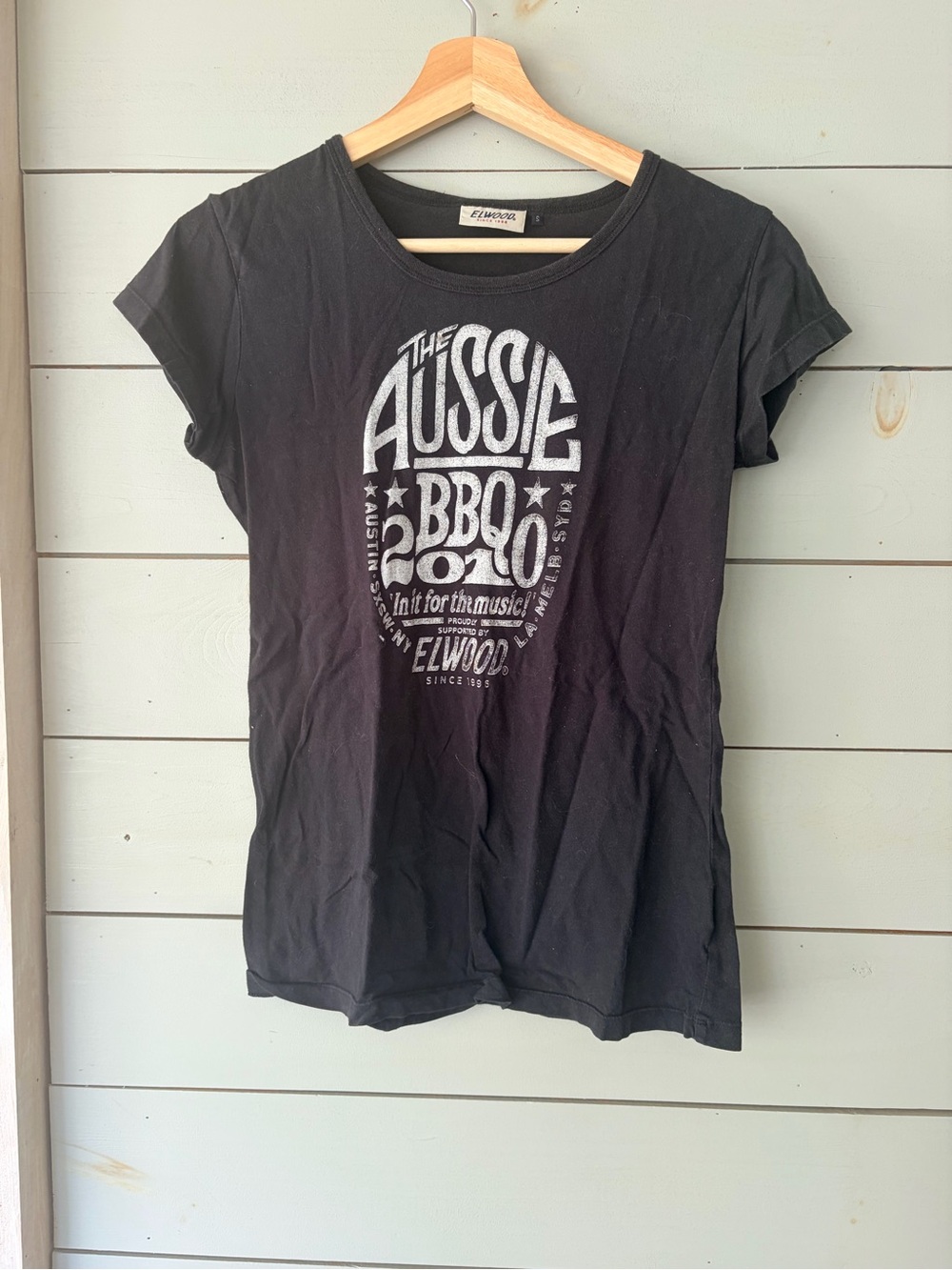 Elwood Aussie BBQ 2010 Graphic Tee Black Size Small